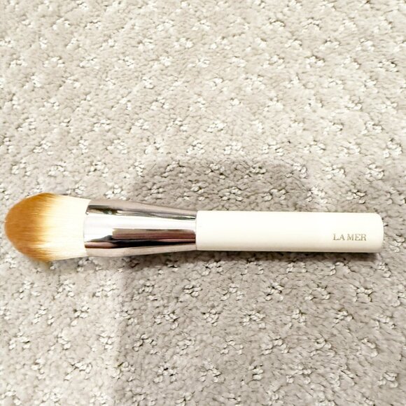 NEW La Mer The Foundation Brush - Picture 4 of 5